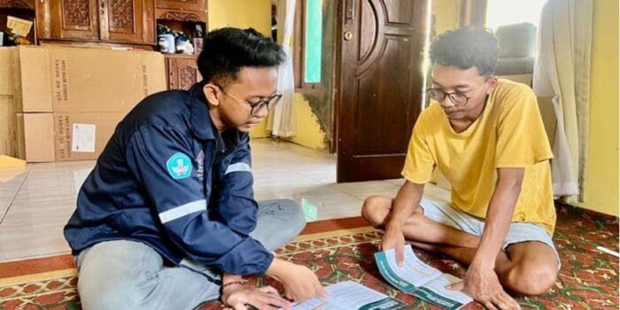 UMKM Bijak, Taat Pajak! Mahasiswa KKN UNDIP Edukasi Kewajiban Perpajakan kepada UMKM dengan Pembuatan NPWP OP Secara Online