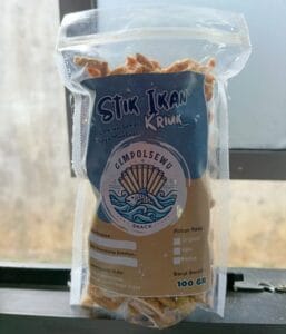 Kenalkan Sistem Zero Waste, Mahasiswa KKN Tematik Undip Ciptakan Produk Stik Tulang Ikan Bersama UMKM Gempolsewu, Kendal Kenalkan Sistem Zero Waste, Mahasiswa KKN Tematik Undip Ciptakan Produk Stik Tulang Ikan Bersama UMKM Gempolsewu, Kendal