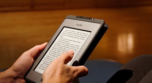 Literatur Digital dan Pengalaman Membaca Modern di Kindle