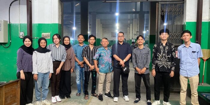 Mahasiswa KKN-T UNDIP Berikan Kontribusi dalam Mengoptimalkan Instruksi Kerja Mesin dan <i>Checklist</i> Kebersihan Mesin di IKM Logam Tegal