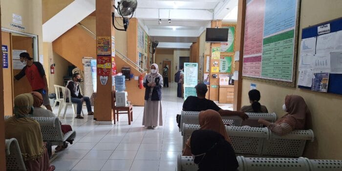Mahasiswa KKN Tematik Undip Gencarkan Edukasi Terkait Bahaya Kanker Serviks dan Pentingnya Vaksinasi HPV di Puskesmas Tirto, Pekalongan