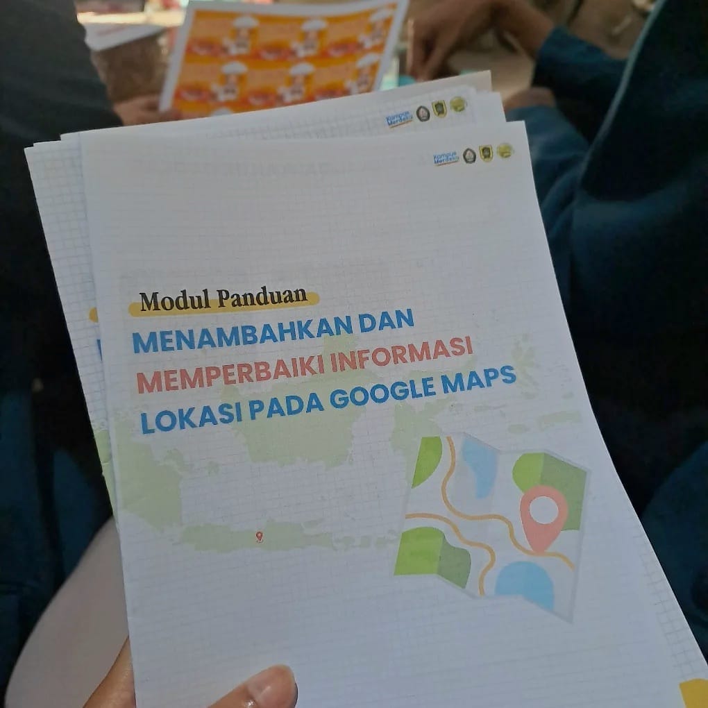 Perkuat Jejak Digital UMKM, Mahasiswa KKN UNDIP Edukasi Penggunaan Google Maps pada Pelaku Usaha di Desa Joton