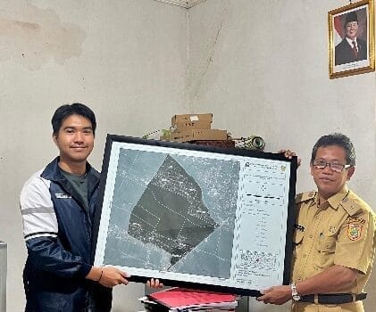 Mahasiswa KKN UNDIP Lakukan Pembaharuan Peta Administrasi Desa Pojok sebagai Bentuk Profil Desa 
