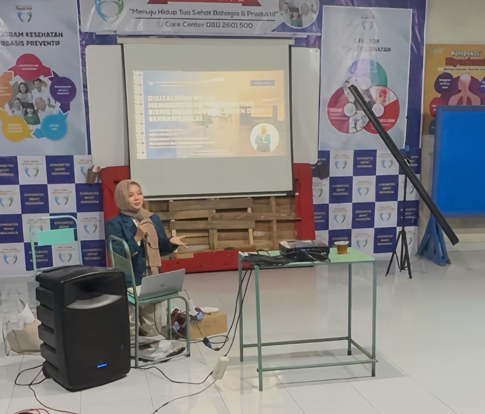 Mahasiswa KKN Undip Dorong Digitalisasi UMKM di Desa Pakahan