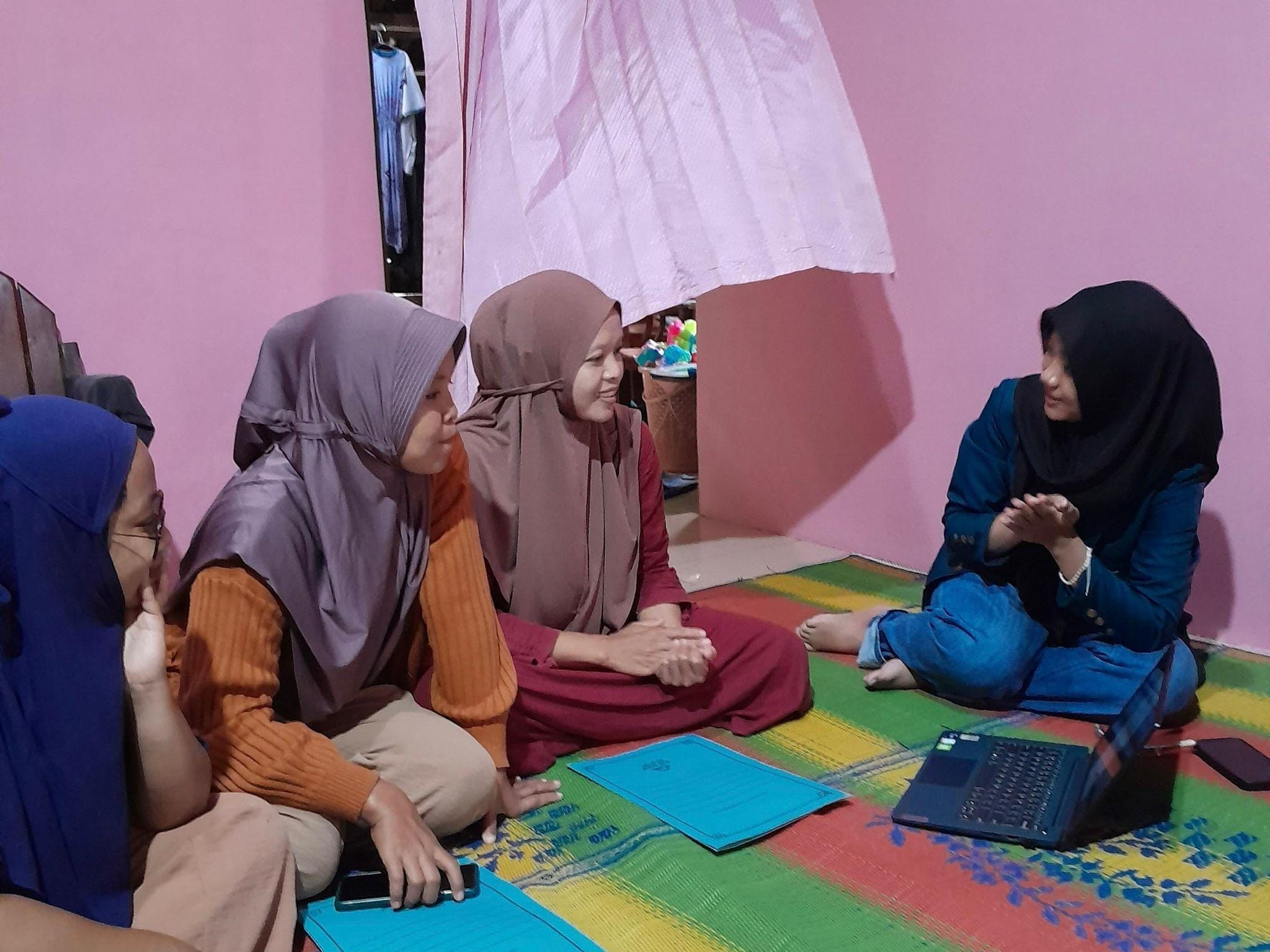 Mahasiswa KKN Undip Edukasi Pentingnya K3 pada UMKM Salai Pisang di Desa Karangtengah, Batang Mahasiswa KKN Undip Edukasi Pentingnya K3 pada UMKM Salai Pisang di Desa Karangtengah, Batang