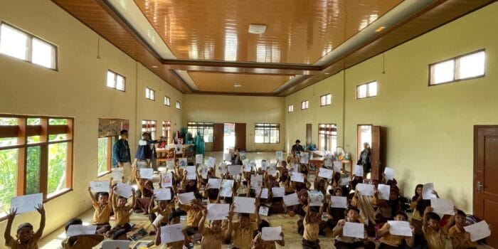 Mahasiswa KKN Undip Perkenalkan Konsep HAM dan Toleransi pada Siswa SDN 02 Jogoprayan