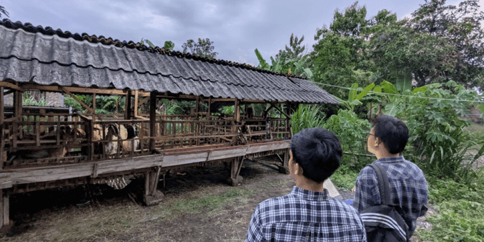 Mahasiswa KKN UNDIP Dukung Pengelolaan Pupuk Organik Cair dengan Penentuan Lokasi Potensial