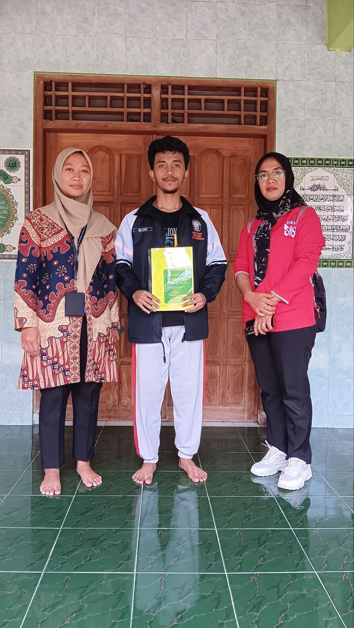 Mahasiswa KKN UNDIP Lakukan Skrining serta Edukasi Hipertensi dan Diabetes Mellitus pada Lansia oleh di Desa Pojok Mahasiswa KKN UNDIP Lakukan Skrining serta Edukasi Hipertensi dan Diabetes Mellitus pada Lansia oleh di Desa Pojok