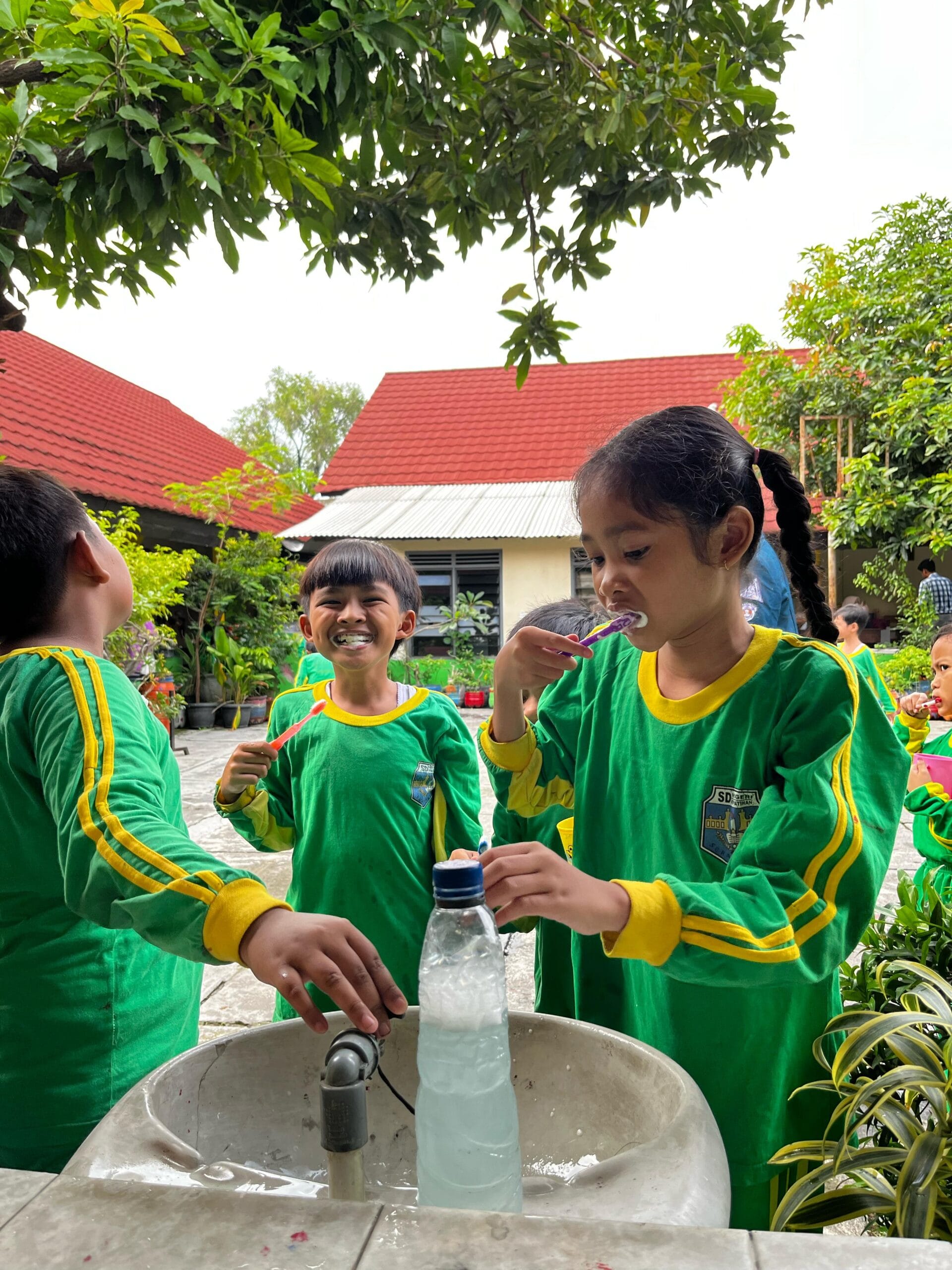 Tingkatkan Kesadaran Kesehatan Gigi dan Mulut, Mahasiswa KKN UNDIP Gelar Edukasi di SDN Kepatihan Wetan, Surakarta Tingkatkan Kesadaran Kesehatan Gigi dan Mulut, Mahasiswa KKN UNDIP Gelar Edukasi di SDN Kepatihan Wetan, Surakarta