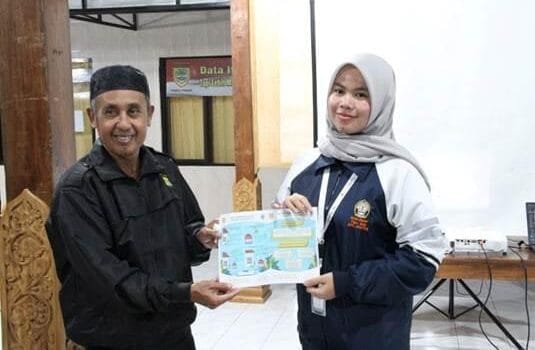 Inovatif! Mahasiswa KKN UNDIP Kenalkan Smart Rainwater Harvesting dalam Mengelola Air Hujan yang Berkelanjutan