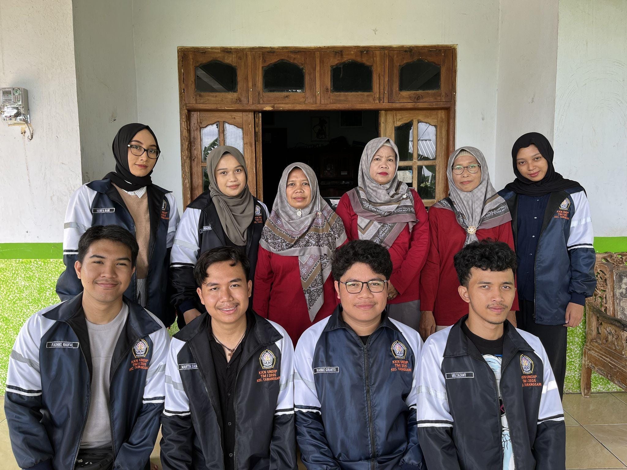 Mahasiswa KKN UNDIP Lakukan Skrining dan Edukasi Demam Berdarah di Desa Pojok sebagai Langkah Promotif dan Preventif Mahasiswa KKN UNDIP Lakukan Skrining dan Edukasi Demam Berdarah di Desa Pojok sebagai Langkah Promotif dan Preventif