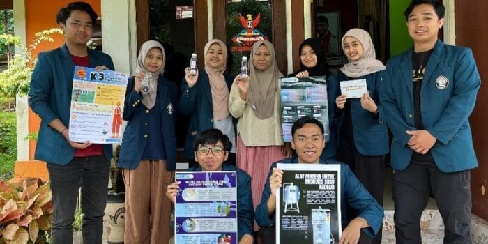 Mahasiswa KKN Undip Optimalkan Google Maps untuk UMKM Sari Kedelai Syifa di Desa Karangtengah, Batang