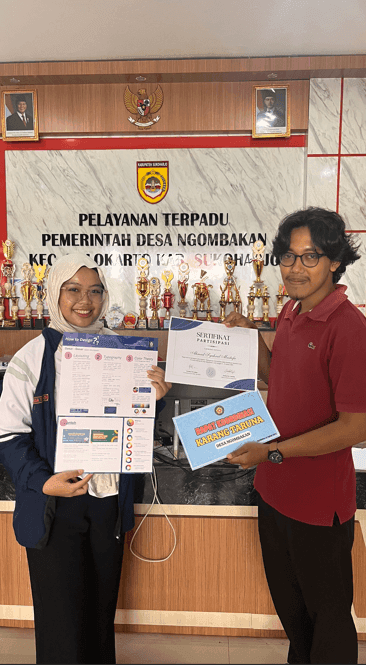 Mahasiswa KKN Undip Tingkatkan Keterampilan Operator Desa oleh dalam Mendesain Spanduk Acara di Desa Ngombakan Mahasiswa KKN Undip Tingkatkan Keterampilan Operator Desa oleh dalam Mendesain Spanduk Acara di Desa Ngombakan
