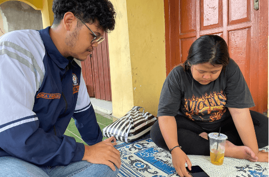 Hadirkan QRIS di Desa, Mahasiswa KKN Undip Bantu UMKM Hadapi Era Digital