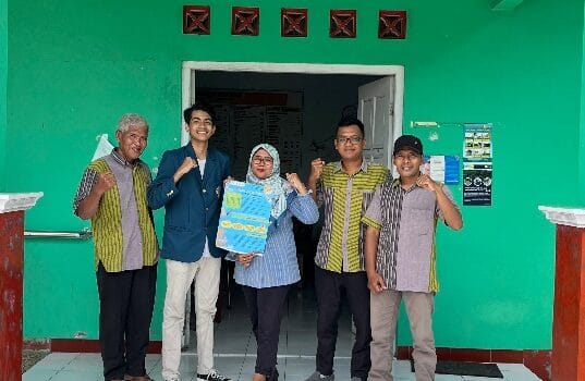 Gergaji Mesin Terawat, Kerja Lebih Hebat! Mahasiswa KKN UNDIP Lakukan Edukasi Relawan Desa Joton untuk Keamanan dan Efisiensi