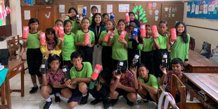Aktif Menabung dan Hijaukan Bumi, Mahasiswa KKN Tim I UNDIP Lakukan Edukasi Keuangan dan Lingkungan Sejak Dini di SD Negeri 1 Ngering