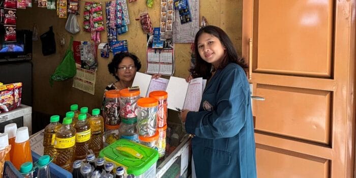 Dorong UMKM Desa Ngering Naik Kelas, Mahasiswa KKN Tim I UNDIP Lakukan Pendampingan Pencatatan Keuangan untuk Bisnis Berkelanjutan