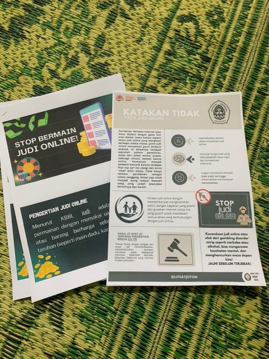 Upaya Pemberdayaan Masyarakat dan Penguatan Nilai Sosial, Mahasiswa KKN UNDIP Adakan Edukasi Bahaya Judi Online di Desa Joton Upaya Pemberdayaan Masyarakat dan Penguatan Nilai Sosial, Mahasiswa KKN UNDIP Adakan Edukasi Bahaya Judi Online di Desa Joton