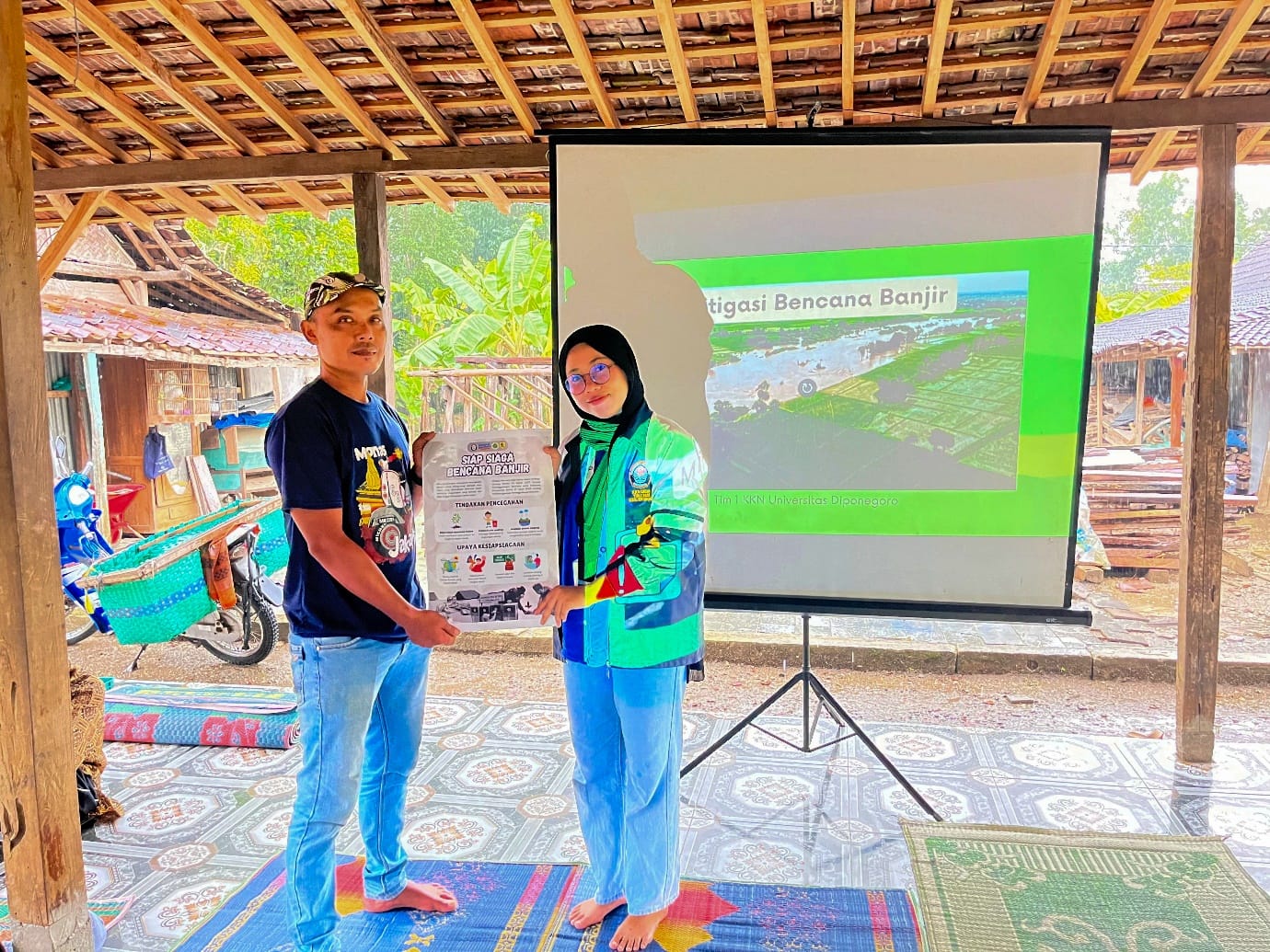 Informatif! Mahasiswa KKN UNDIP Gelar Workshop Kesiapsiagaan Bencana Berbasis Modul Visual di Desa Panekan Informatif! Mahasiswa KKN UNDIP Gelar Workshop Kesiapsiagaan Bencana Berbasis Modul Visual di Desa Panekan