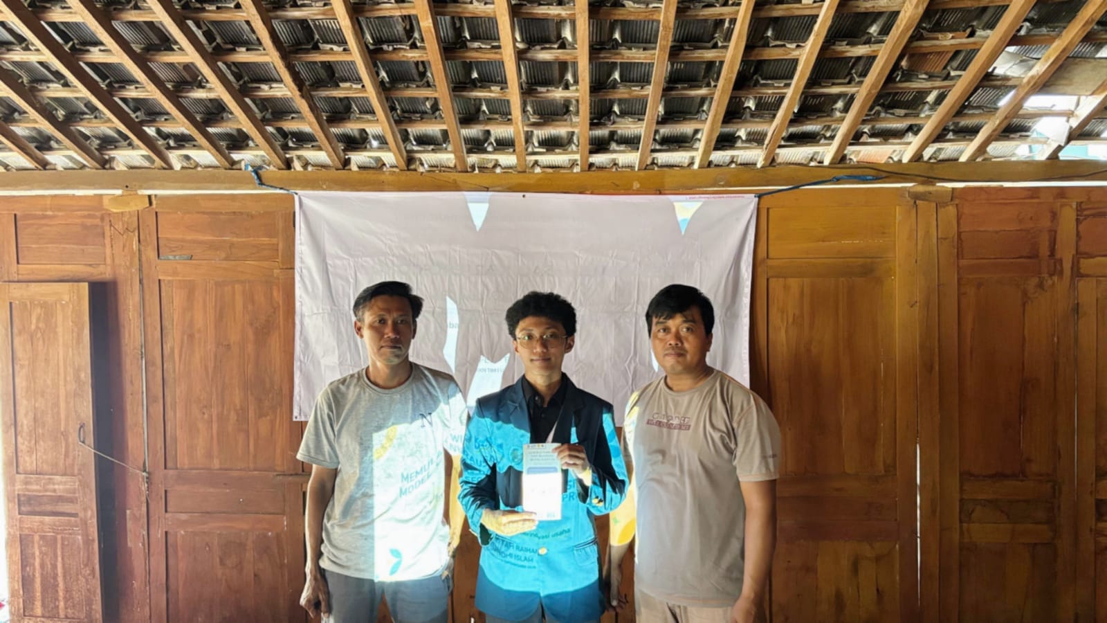 Mahasiswa KKN UNDIP Berdayakan Masyarakat Desa Lewat Program Rancangan BMC Dan Tahapan Berwirausaha Mahasiswa KKN UNDIP Berdayakan Masyarakat Desa Lewat Program Rancangan BMC Dan Tahapan Berwirausaha