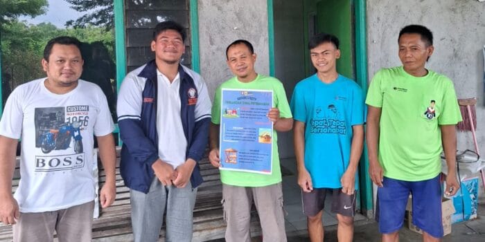 Mahasiswa KKN Undip Lakukan Pendampingan Peternak Ayam Petelur Mengenai Biosecurity dan Sanitasi Lingkungan Kandang