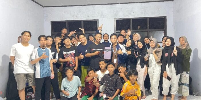 Mahasiswa KKN UNDIP Adakan Pelatihan Pembuatan dan Penggunaan Tempat Sampah Otomatis berbasis Arduino Uno