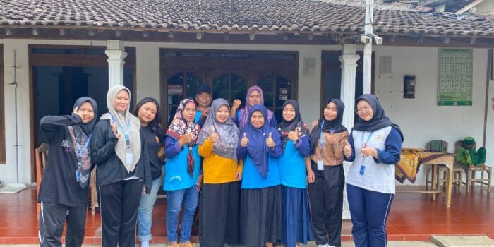 Mahasiswa KKN UNDIP Lakukan Edukasi Cegah Stunting Melalui Pemantauan 1000 Hari Pertama Kehidupan (HPK) Bersama Kader Kesehatan Desa Jangglengan
