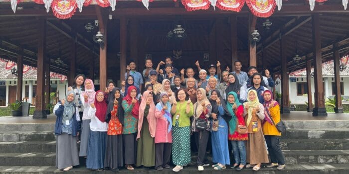 Tingkatkan Kesadaran Masyarakat terhadap Hipertensi dan Diabetes Melitus, Mahasiswa KKN UNDIP Edukasi Penyakit Tidak Menular (PTM)
