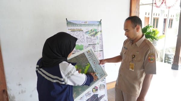 Mahasiswa KKN Undip Buatkan Peta Tutupan Lahan untuk Monitoring Pemanfaatan Lahan di Desa Jangglengan Mahasiswa KKN Undip Buatkan Peta Tutupan Lahan untuk Monitoring Pemanfaatan Lahan di Desa Jangglengan