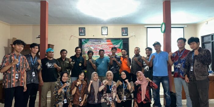 Ora Panik, Ora Nggampangke: Desa Depok Siaga Bencana Bersama Mahasiswa KKN Undip dan BPBD Batang.