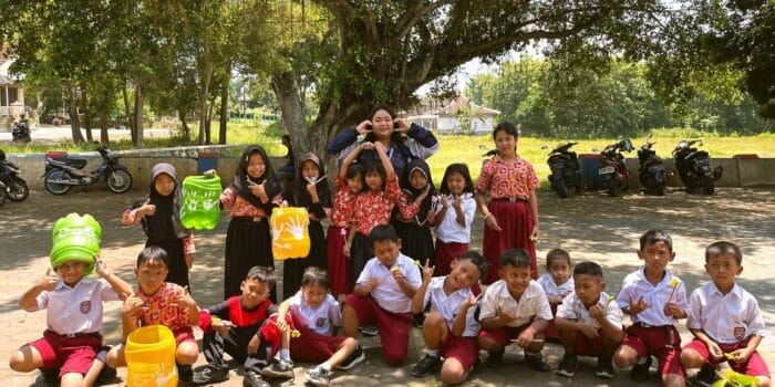 Mahasiswa KKN UNDIP Lakukan Pemberdayaan Masyarakat mengenai Pentingnya Pemilahan Sampah Organik dan Anorganik