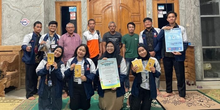 Edukasi Pencegahan DBD dan Filtrasi Air Bersih oleh Mahasiswa KKN UNDIP sebagai Upaya dalam Pencegahan DBD di Dusun Jangglengan