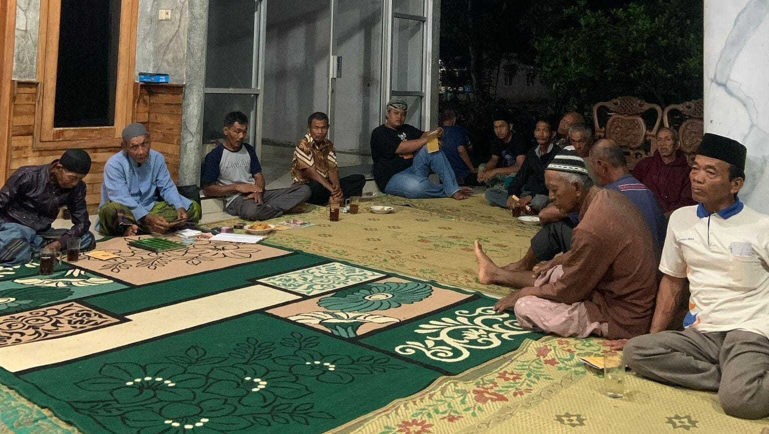 Edukasi Pencegahan DBD dan Filtrasi Air Bersih oleh Mahasiswa KKN UNDIP sebagai Upaya dalam Pencegahan DBD di Dusun Jangglengan Edukasi Pencegahan DBD dan Filtrasi Air Bersih oleh Mahasiswa KKN UNDIP sebagai Upaya dalam Pencegahan DBD di Dusun Jangglengan