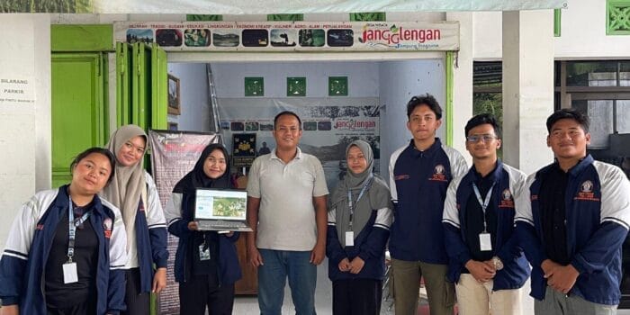 Mahasiswa KKN UNDIP Desa Jangglengan Mengembangkan Website Desa Wisata Jangglengan sebagai Sarana Informasi Digital Berbasis StoryMap ArcGIS