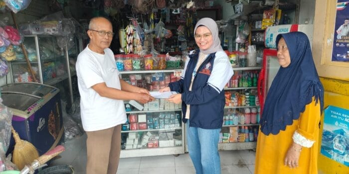 Mahasiswa KKN UNDIP Edukasi Manajemen Keuangan kepada Warung yang Perekonomian Keuangannya Tidak Stabil