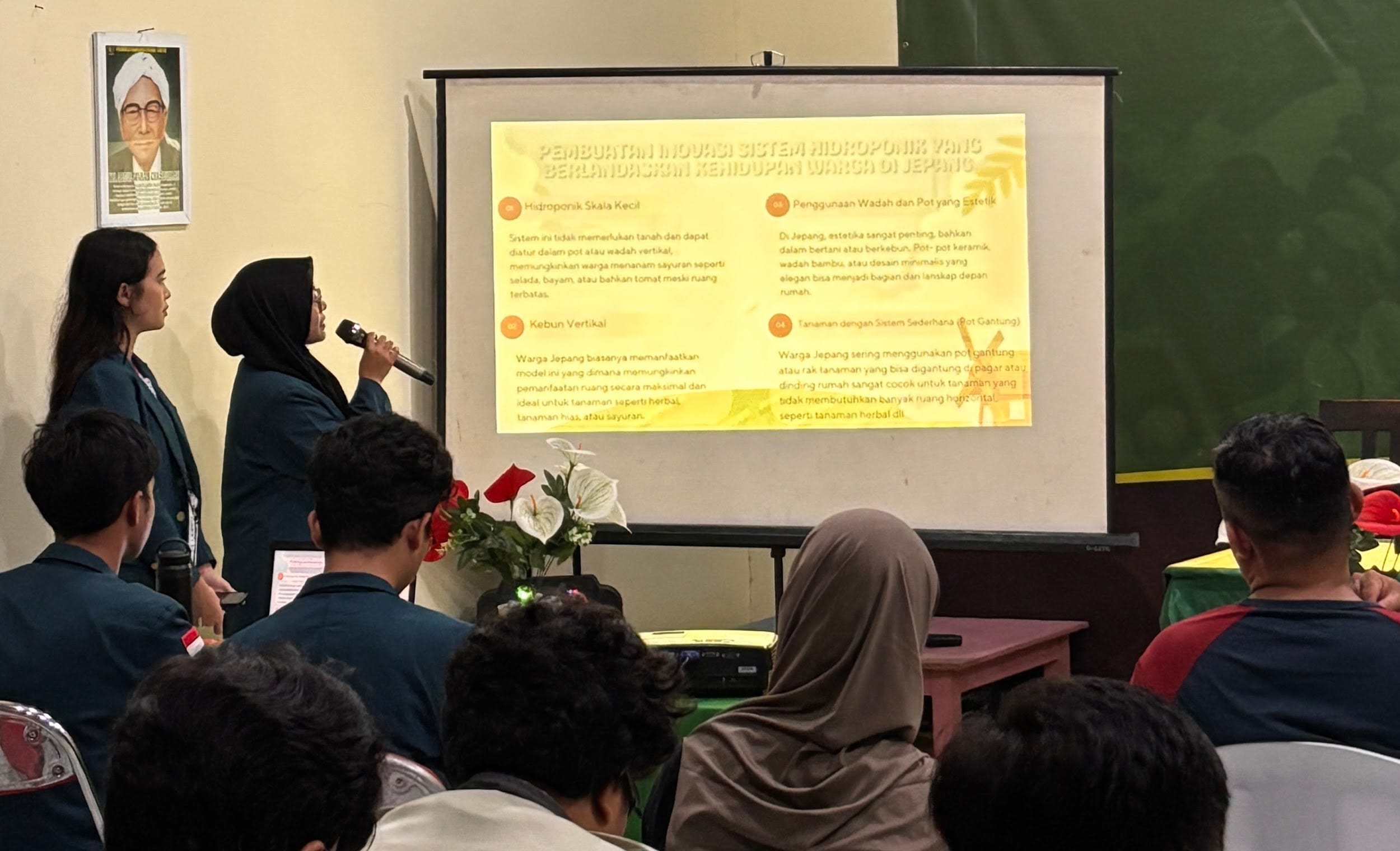 Mahasiswa KKN UNDIP Adakan Edukasi Pekarangan Gizi sebagai Upaya Ketahanan Pangan di Desa Karanganyar, Pekalongan Mahasiswa KKN UNDIP Adakan Edukasi Pekarangan Gizi sebagai Upaya Ketahanan Pangan di Desa Karanganyar, Pekalongan