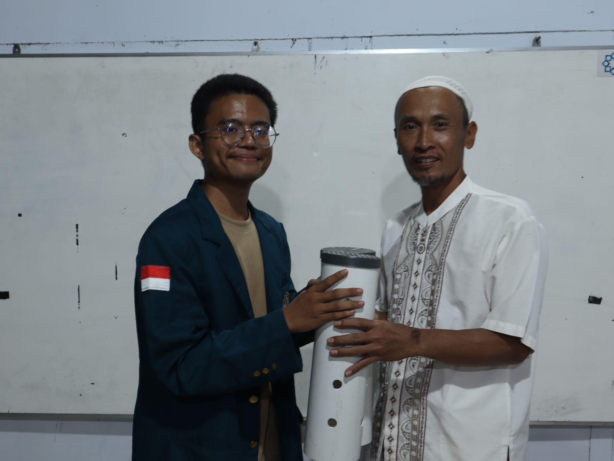 Mahasiswa KKN UNDIP Lakukan Edukasi dan Implementasi Biopori Untuk Kelestarian RW 7 Desa Gentan Mahasiswa KKN UNDIP Lakukan Edukasi dan Implementasi Biopori Untuk Kelestarian RW 7 Desa Gentan