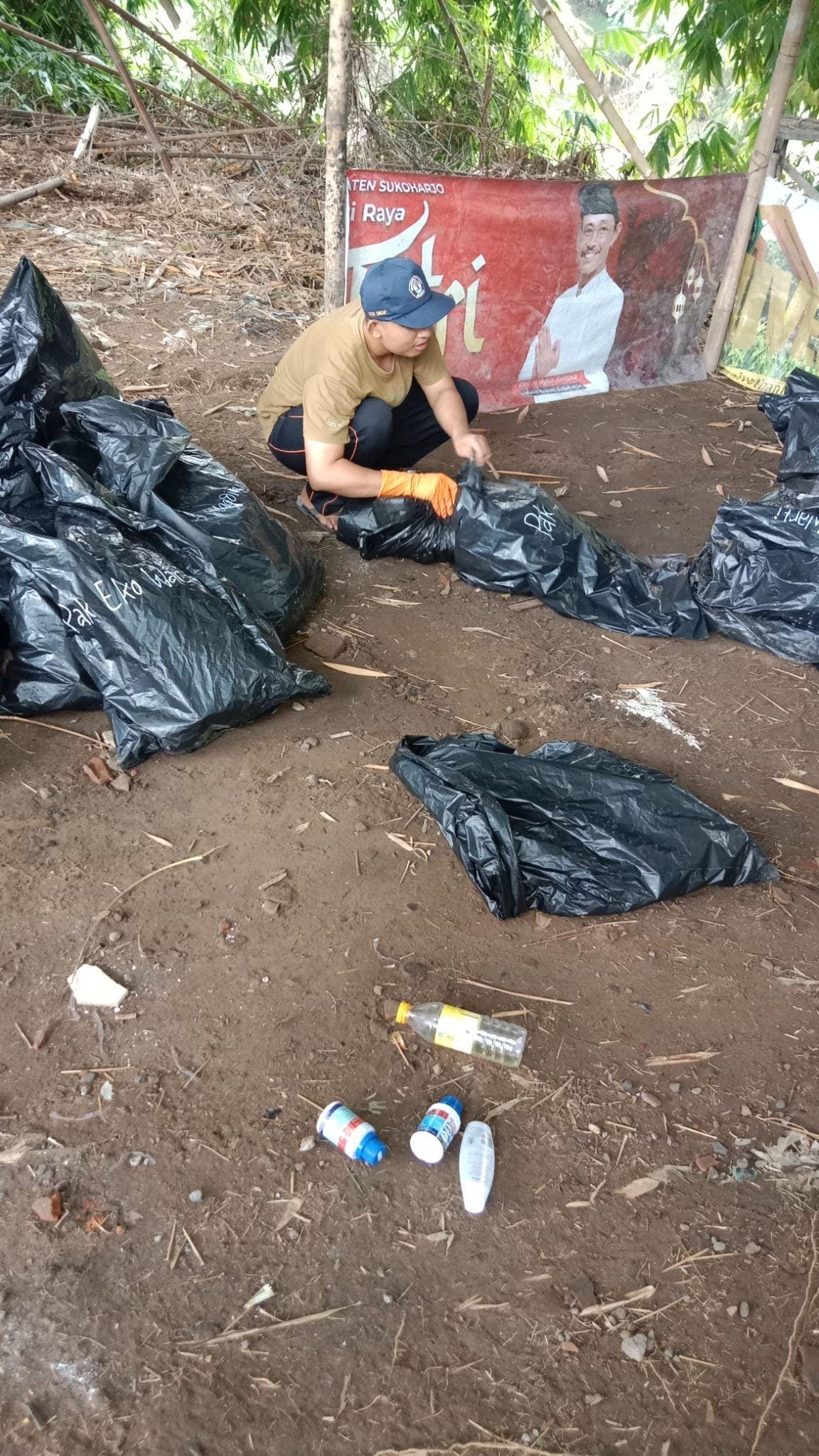 2025: Pertama Kali Masyarakat Desa Ngombakan Menjalankan Program Bank Sampah Bersama Mahasiswa KKN Tim I Undip 2025: Pertama Kali Masyarakat Desa Ngombakan Menjalankan Program Bank Sampah Bersama Mahasiswa KKN Tim I Undip