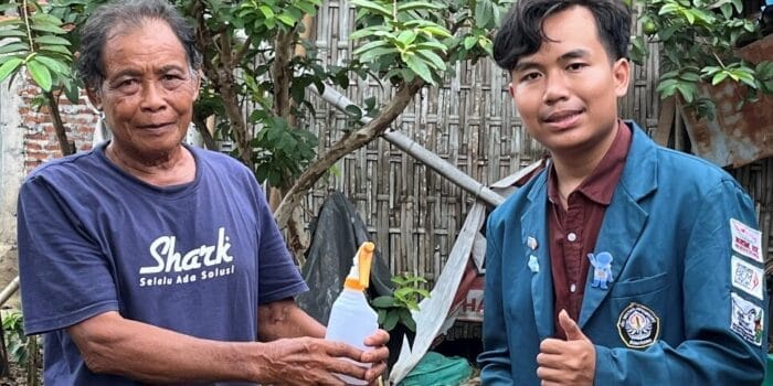 Mahasiswa KKN UNDIP Terapkan Biosecurity pada Peternakan Rakyat dengan Desinfektan dan Zona Biosecurity kepada Peternak dan Kelompok Tani 