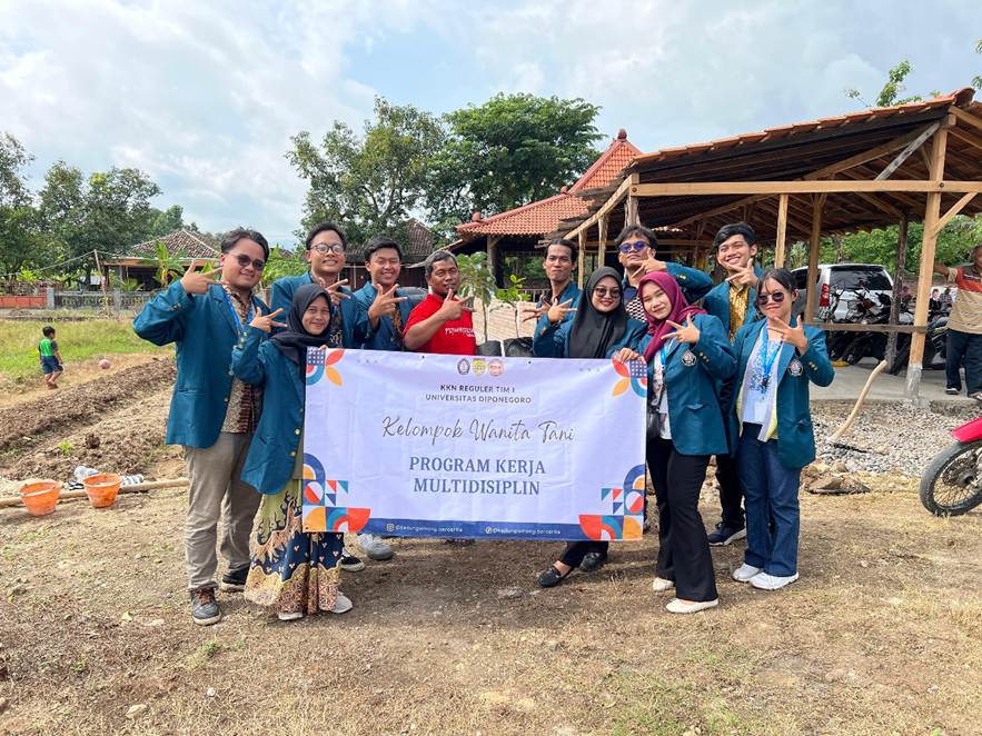 Teknik POC untuk Panen Melimpah, KWT dan Mahasiswa KKN UNDIP Bergerak Menuju Pertanian Organik Teknik POC untuk Panen Melimpah, KWT dan Mahasiswa KKN UNDIP Bergerak Menuju Pertanian Organik