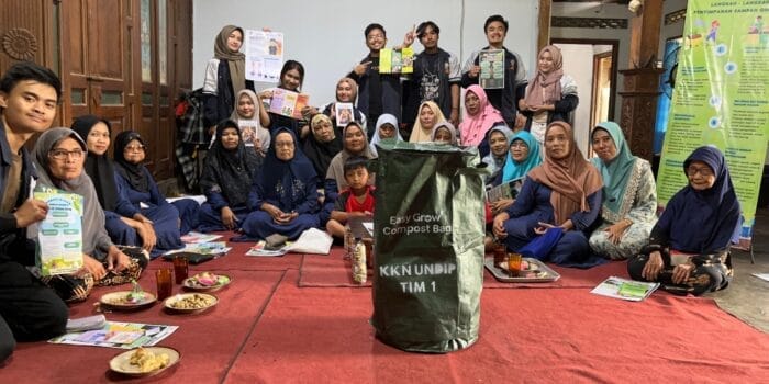 Mahasiswa KKN UNDIP Kampanyekan Larangan Membuang Sampah Sembarangan dan Sanksi Hukumnya kepada Masyarakat Desa Dalangan