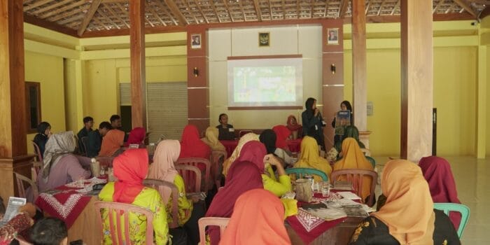 Mahasiswa KKN UNDIP Gelar Program Pemberdayaan Keluarga untuk Meningkatkan Kesejahteraan Masyarakat di Desa Jati