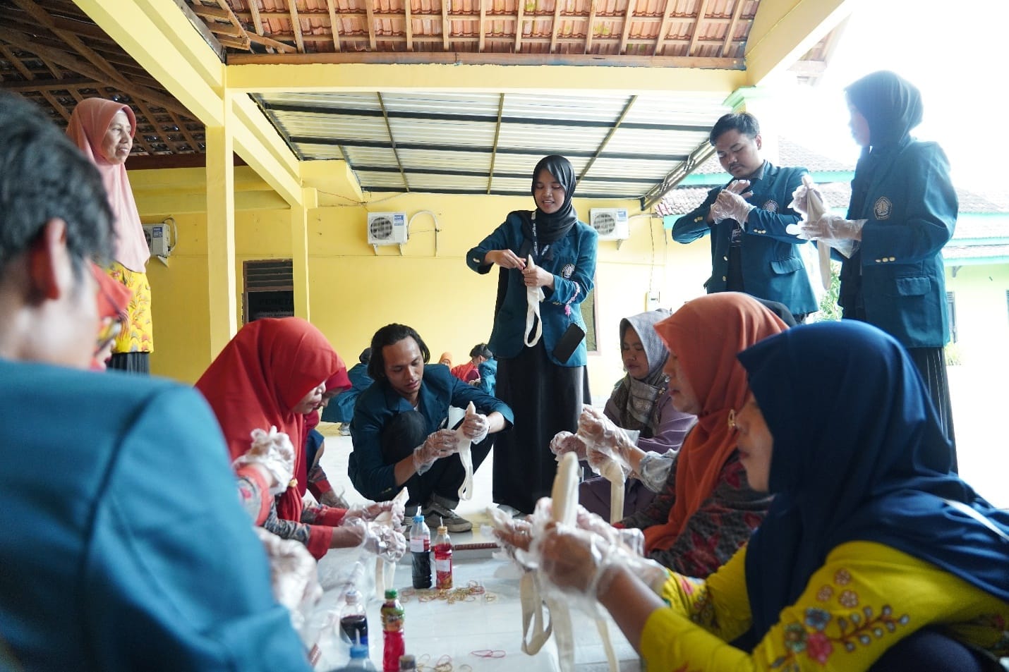 Mahasiswa KKN UNDIP Gelar Program Pemberdayaan Keluarga untuk Meningkatkan Kesejahteraan Masyarakat di Desa Jati
