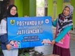 Pasang Plang Posyandu, Aksi Nyata Mahasiswa KKN UNDIP dalam Meningkatkan Akses Layanan Posyandu!