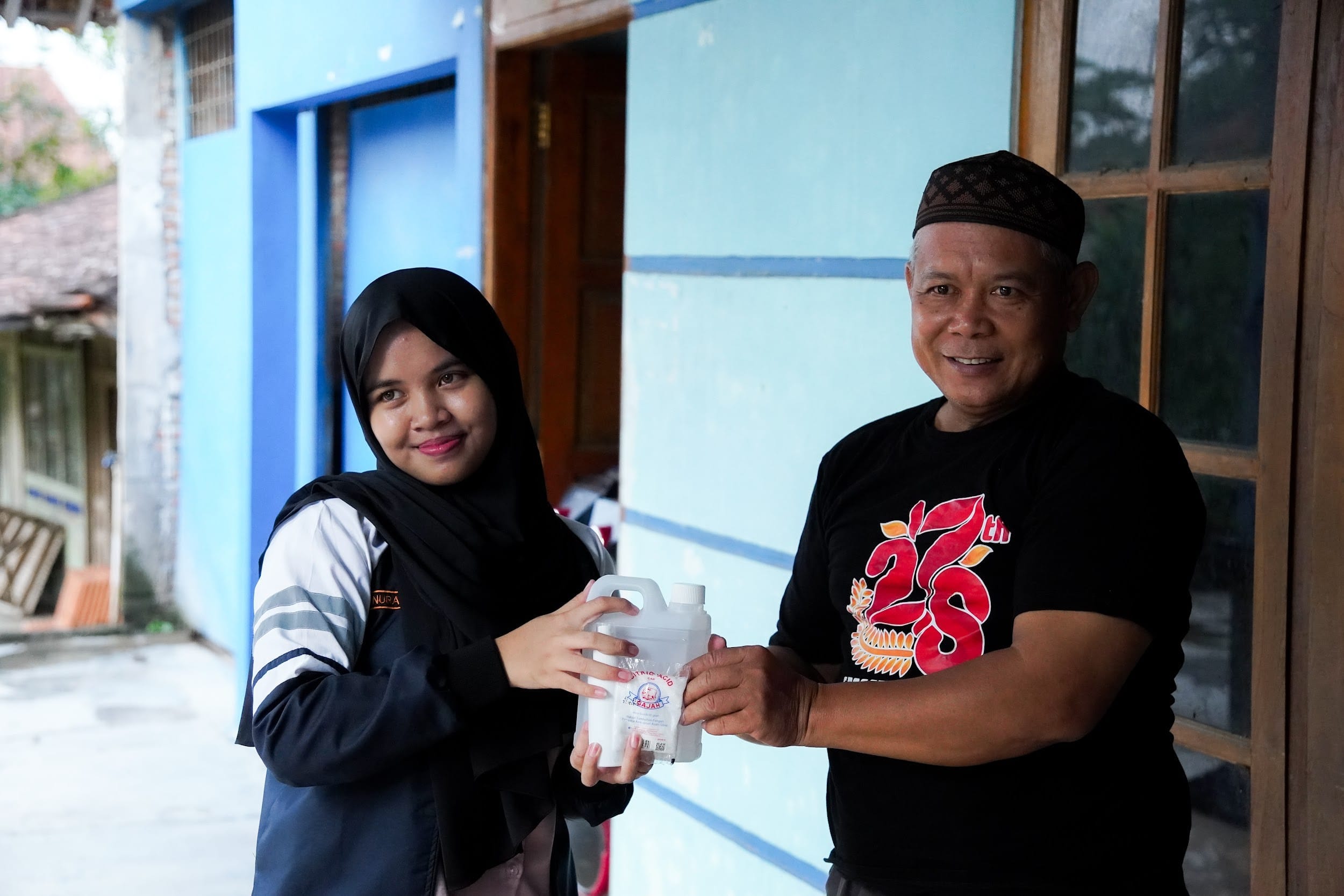 Desa Jati Bebas PMK? Mahasiswa KKN Undip Ajak Peternak Buat Disinfektan Sendiri, Lebih Murah dan Efektif!