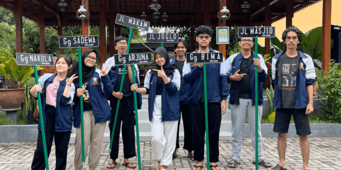 Mahasiswa KKN Universitas Diponegoro Wujudkan Pemberian Nama Jalan di Desa Jogoprayan