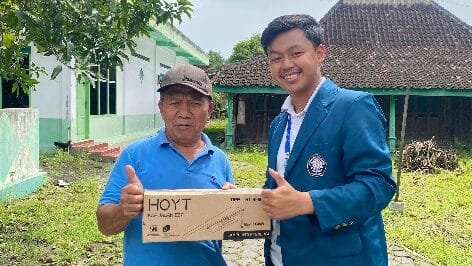 Hadirkan Cahaya untuk Desa, Mahasiswa KKN UNDIP Lakukan Pemasangan Lampu Penerangan Jalan di Desa Kedungwinong