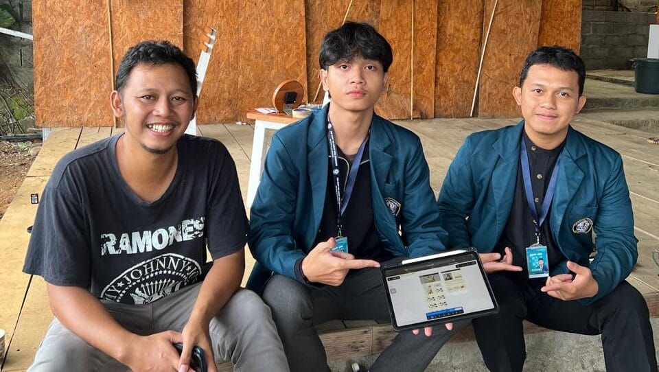 Mahasiswa KKN Informatika UNDIP Hadirkan Transformasi Digital UMKM melalui Website dan E-commerce untuk Sigur.id Mahasiswa KKN Informatika UNDIP Hadirkan Transformasi Digital UMKM melalui Website dan E-commerce untuk Sigur.id