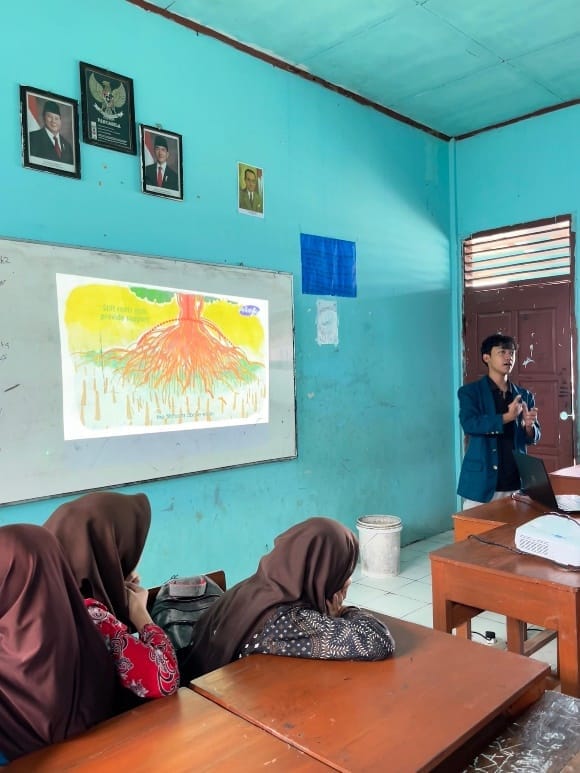 Mahasiswa KKN TIM 35 UNDIP Kenalkan Edukasi Digital Ramah Lingkungan di SMP Al Islam Karangtengah Mahasiswa KKN TIM 35 UNDIP Kenalkan Edukasi Digital Ramah Lingkungan di SMP Al Islam Karangtengah