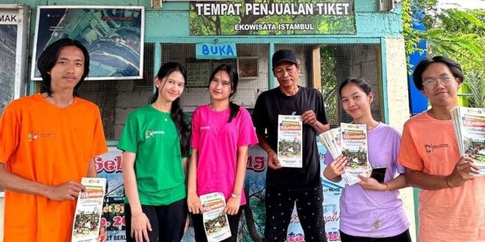 Dukung Pariwisata Desa Tambakbulusan, Mahasiswa KKN Tematik SDGs Tim 35 UNDIP Lakukan Pembuatan Brosur Informasi Pariwisata “Istambul” (Istana Tambakbulusan)